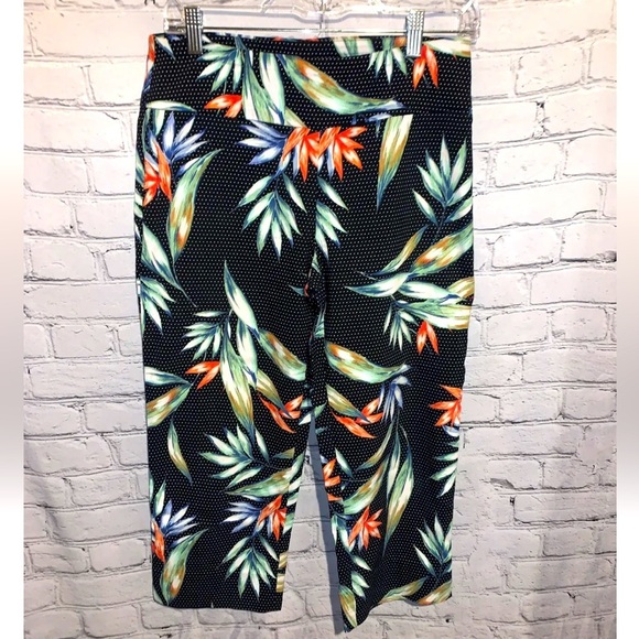 Zac & Rachel Pants - Zac & Rachel Women’s Size 6 Capri Pant Black Tropical Print Floral Polka Dot